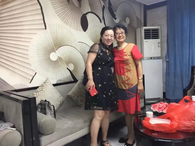 葵兰堂的领头人訓杰.两位叔